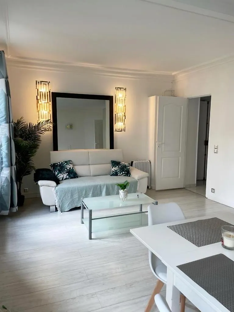 Appartement 75017 Proche Parc Monceau 巴黎
