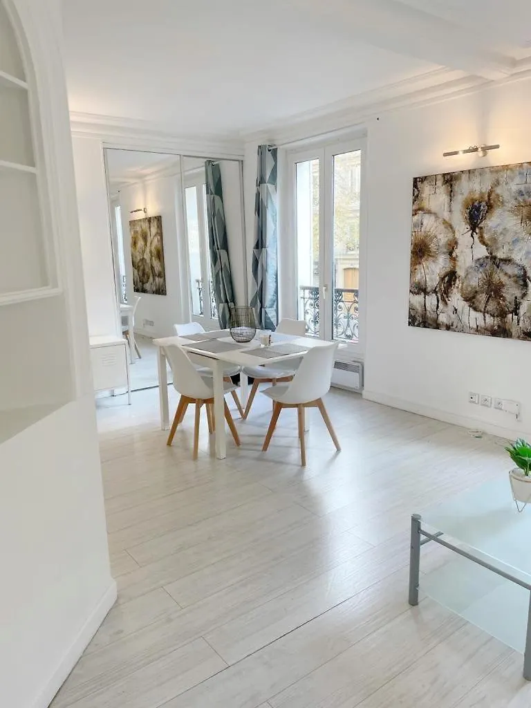 Appartement 75017 Proche Parc Monceau 巴黎 0*,  法国