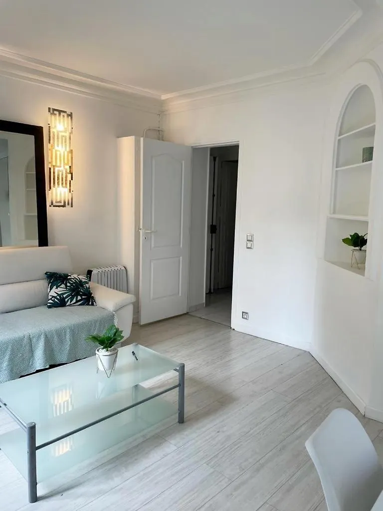 Appartement 75017 Proche Parc Monceau París Francia
